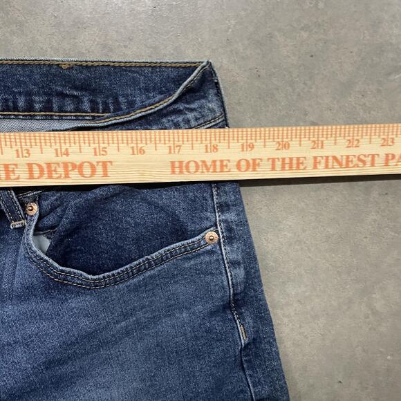 Signature by Levi Strauss Jeans Mens 38x30 Blue Relaxed Fit Denim Straight Leg - Picture 2 of 9